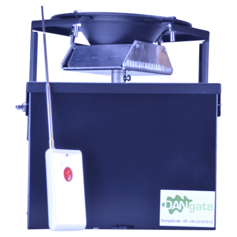 Remote to Automatic Feeder Now you can easily turn the automatic